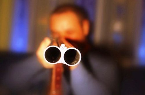 Kürdəmir sakini iki qardaşı güllələdi