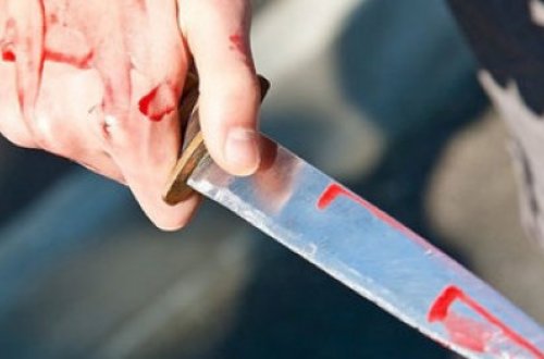 Bakıda kişi özünü doğradı