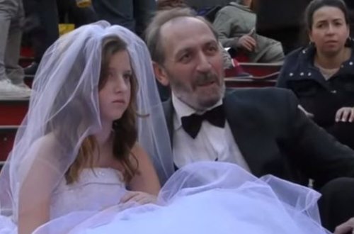 Bloqer qoca ilə 12 yaşlı qızı “evləndirdi”