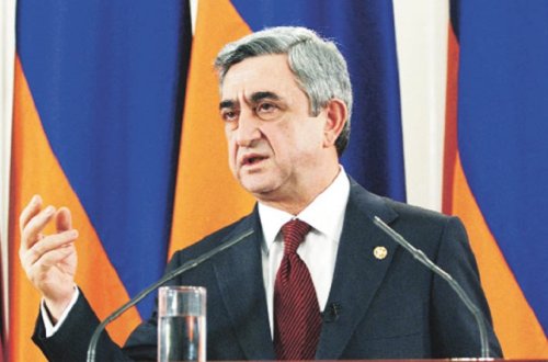 Sarkisyan bir gecədə 4 naziri