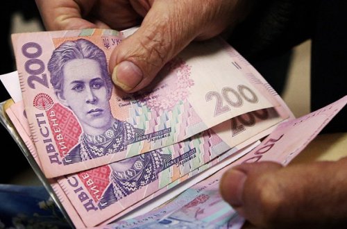 Ukraynanın milli pulu ən aşağı səviyyəyə düşdü