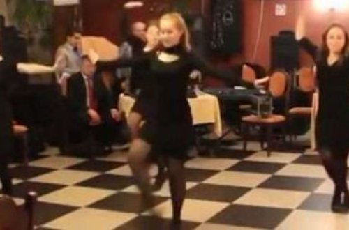 RUS QIZLARIN ŞIDIRĞI AZƏRBAYCAN RƏQSİ