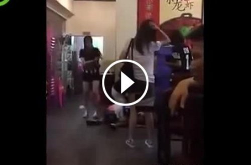 OĞLAN SEVGİLİSİNİ DÖYƏN QIZLARIN BAŞINA OYUN AÇDI