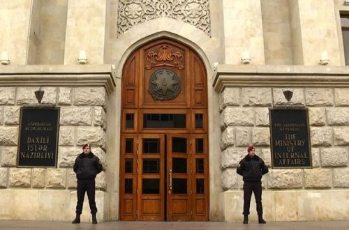 Daxili İşlər Nazirliyinin qarşısında intihara cəhd