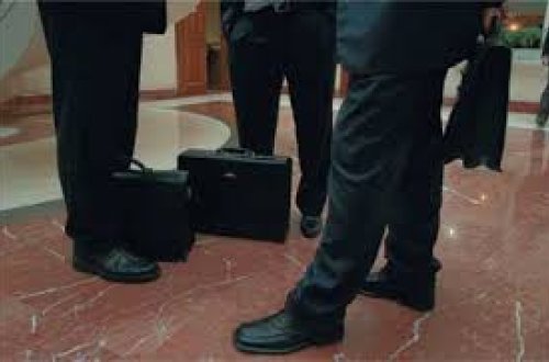 Etik qaydaları pozan dövlət qulluqçuları cəzalandırılıb