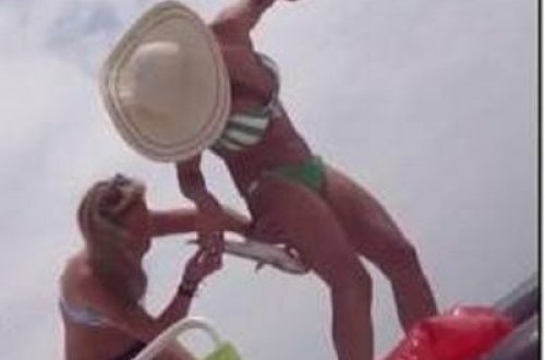 Qadının ombasına balıq batdı