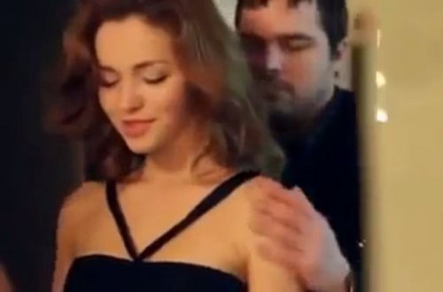 “BMW X-5″ə görə oğlanla yatağa girən müdir qız