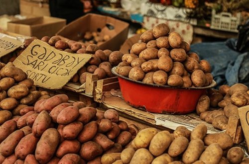 Bazarda yerli məhsul od qiymətinədir