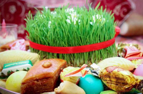 Novruz bayramında şagirdlər