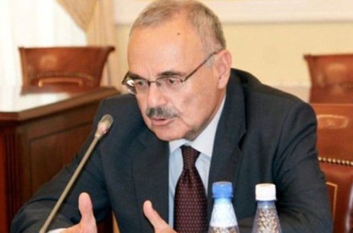 Artur Rasizadə qazaxıstanlı məmura hansı lətifəni danışıb?