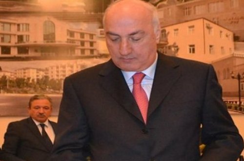 Zakir Fərəcov şagirdi döydüyünə görə işdən çıxarılan müəllimi 