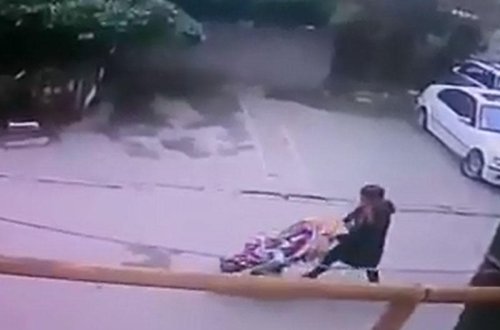 Bakıda manyak uşaqlı qadına hücum çəkdi