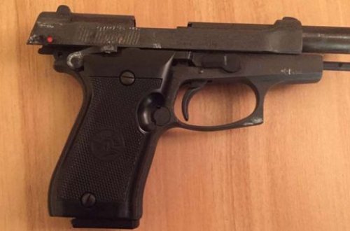 Məhkum silahını təhvil verdi