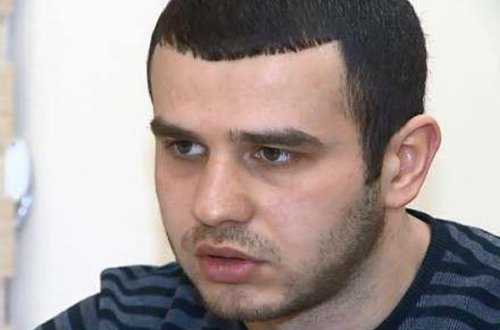 Bacısını bıçaqlayan qardaş: