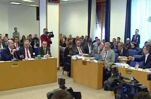 Erməni deputat ilə türk nazir arasında mübahisə yarandı