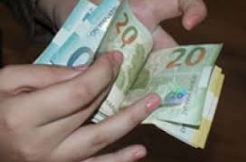 Azərbaycanda orta aylıq maaş 466 manatı ötdü