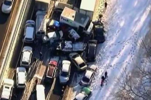 ABŞ-da 50 avtomobil toqquşdu