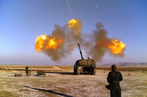 Türkiyə Suriyadakı hərbi aerodromu atəşə tutdu