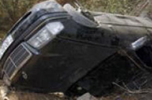 Gəncədə maşın aşdı,