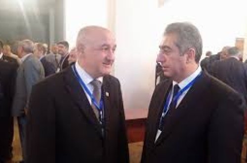 Arif Hacılı ilə Qubad İbadoğlunun qurultay davası davam edir