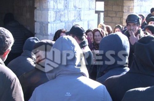 Evli kişinin hamamda başqa qadınla meyiti tapıldı