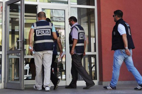 12 jurnalist həbs edildi