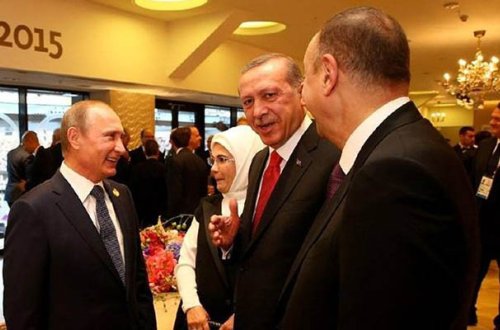 Rəsmi Bakı kimin yanında olacaq?