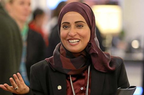 Xoşbəxtlik naziri, 22 yaşlı Oxford məzunu...