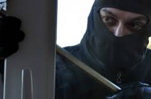 Göygöldə evə basqın