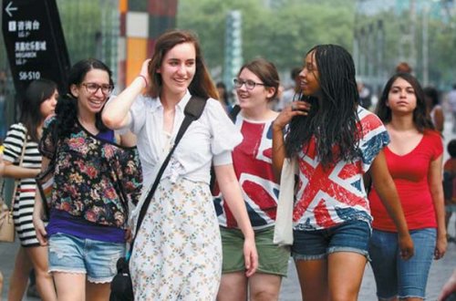 Azərbaycandan mindən çox əcnəbi çıxarılıb