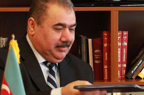 Arif Alışanov şairi müavin