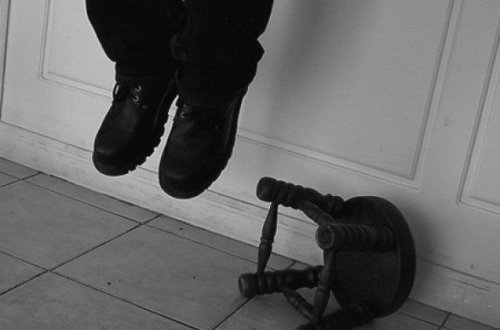 Gəncədə 32 yaşlı şəxs intihar etdi