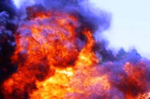 Tikilməkdə olan metro stansiyası ərazisində