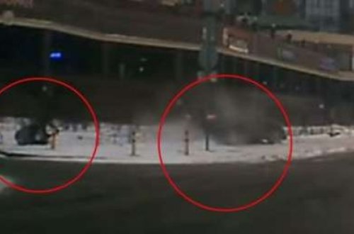 Avtomobilin üstünə gəldiyini görən ata uşağını atıb qaçdı