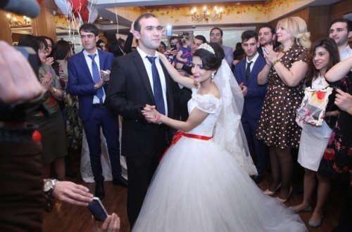 Nazirlik kimsəsiz gənclərə toy etdi