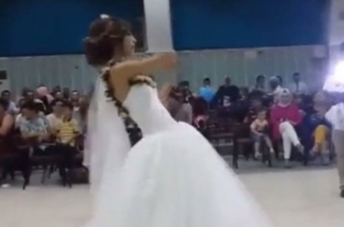 Gəlin bu rəqsi ilə internetdə rekord qırdı