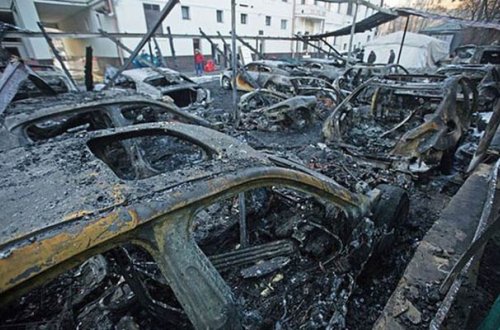 Bakıda “Bentley”i yandıran tapıldı