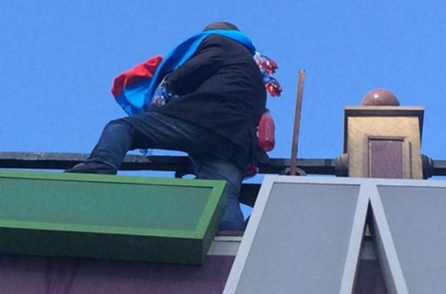 Nazirlikdən özünü öldürmək istəyən sahibkarla bağlı