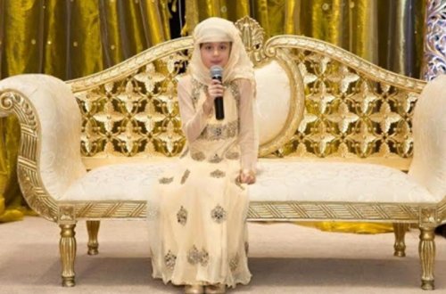 İngiltərədə 7 yaşlı qız Quran hafizi oldu