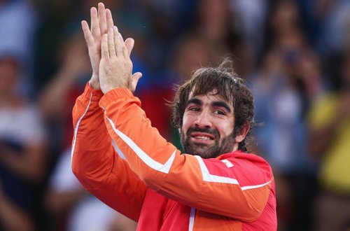 Məhşur azərbaycanlı idmançının ayağı sındı