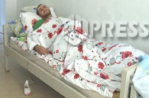 Anası təhrik etdi, xalasıoğlunu bıçaqladı