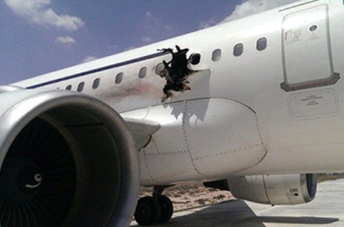 Daha bir sərnişin təyyarəsində partlayış