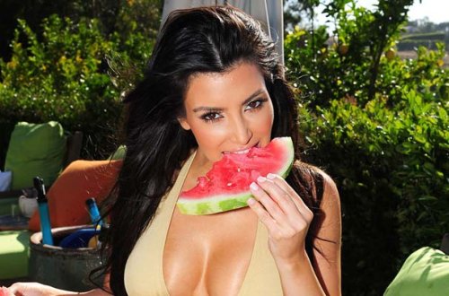 “Böyük sinəmə nifrət edirəm...”