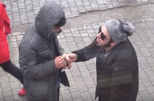 Bakıda insanlıq ölməyib