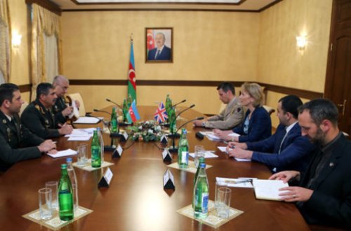 Azərbaycan və Böyük Britaniya hərbi əməkdaşlığı müzakirə etdilər