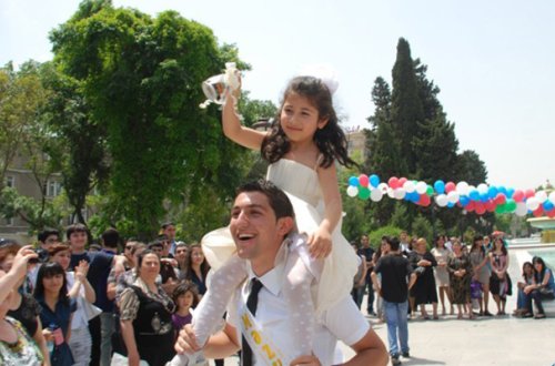 “Son zəngin” tarixi dəyişdi