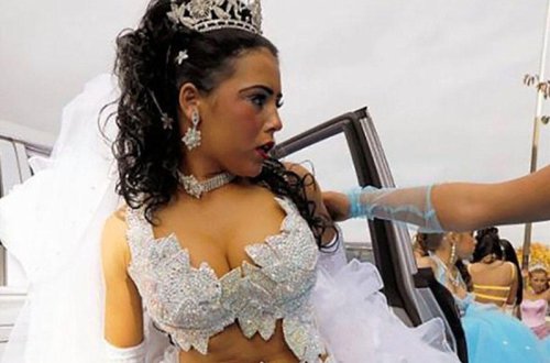 Toyda qalmaqal: gəlin yarıçılpaq idi