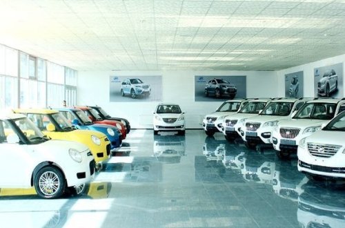 Azərbaycanda nazir Naz-Lifan aldı