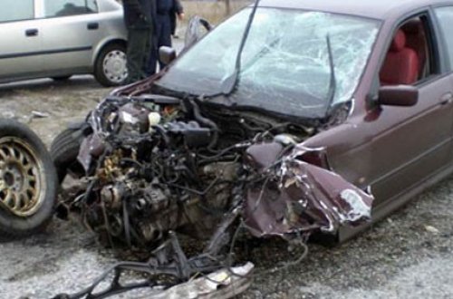 Avtomobili oğurladı