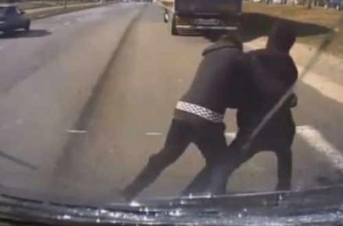 Bu dəfə piyadalar maşınları vurdu